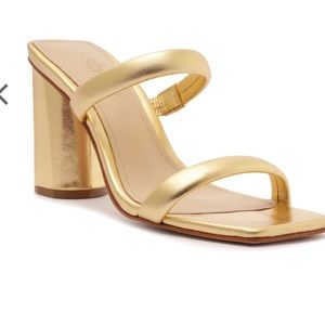 Schutz Ully Heel - never worn- brand new